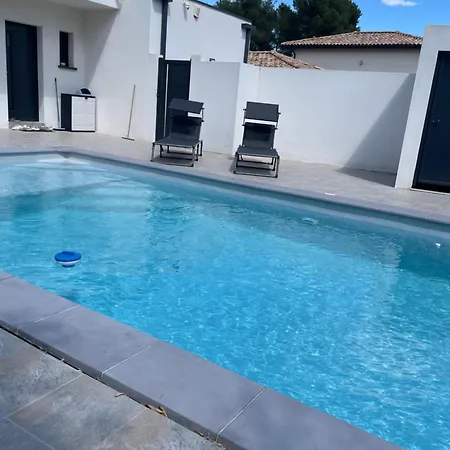 Belle Avec Grande Piscine *