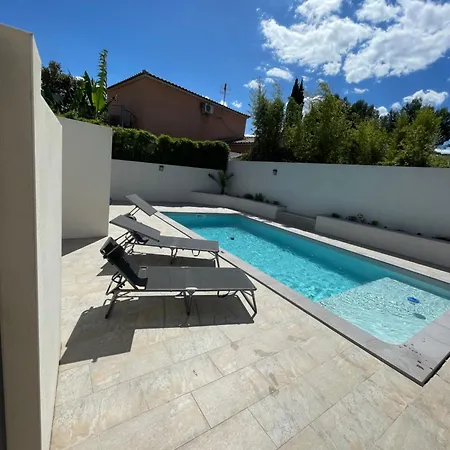Belle Avec Grande Piscine *